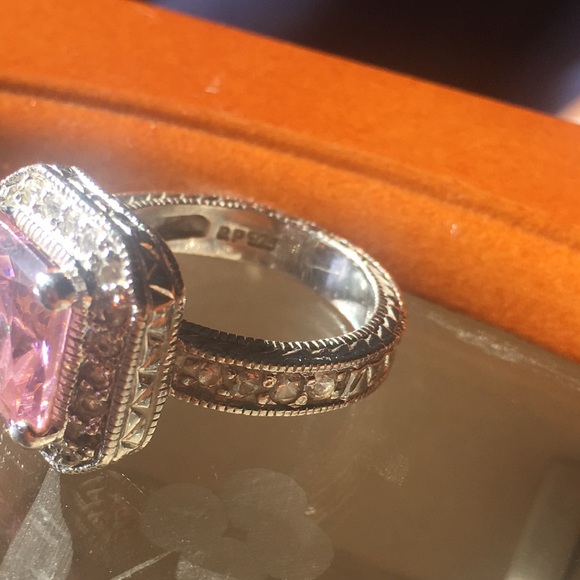 Beautiful Pink Sapphire Stone Sterling Silver Ring - Picture 6 of 9